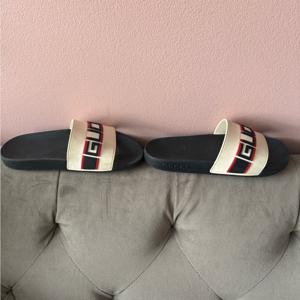 Gucci slides size 6